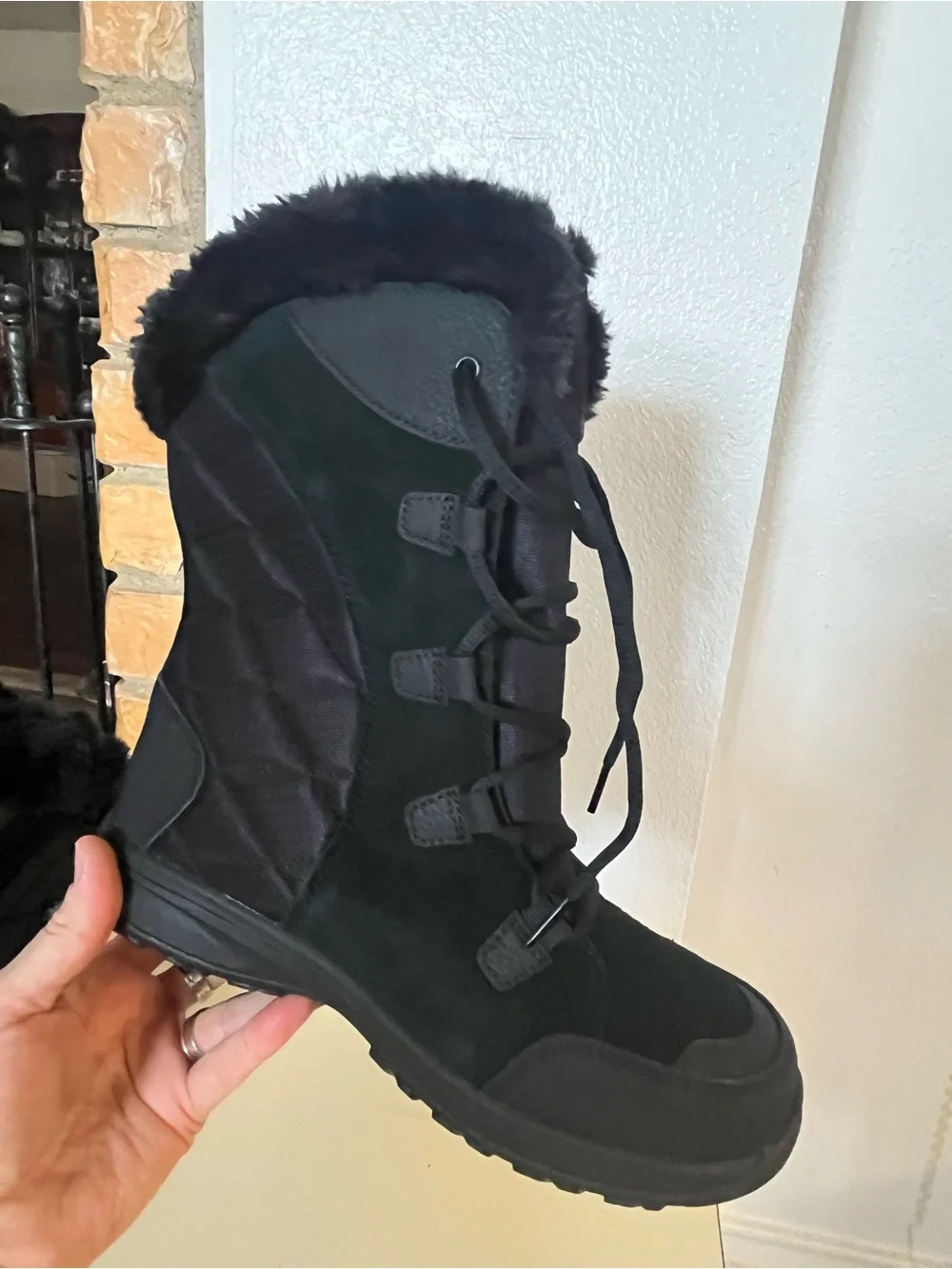 Columbia insulated lace